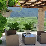 Kuca U Prirodi Li Holiday home *