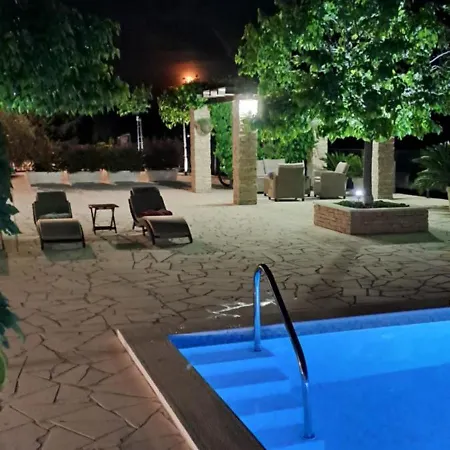 Kuca U Prirodi Li Vrgorac