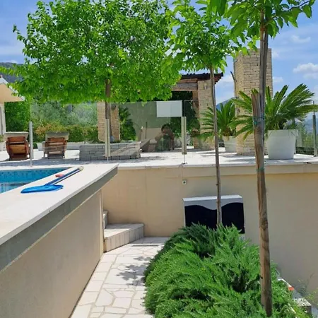 Kuca U Prirodi Li * Vrgorac