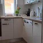 Kuca U Prirodi Li