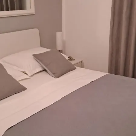 Kuca U Prirodi Li 펜션 Vrgorac