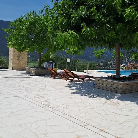 Kuca U Prirodi Li Holiday home Vrgorac